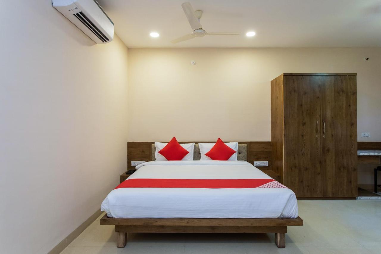Oyo Hotel Badri Inn & Yatri Niwas جبلبور المظهر الخارجي الصورة